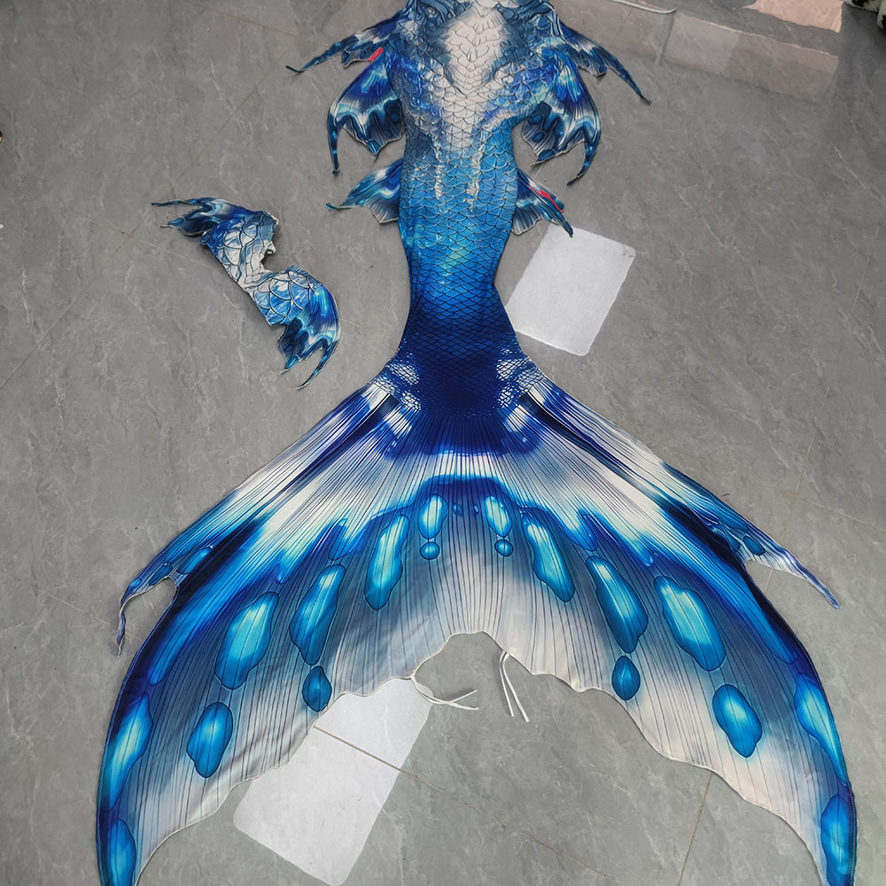 Kolorowy strój syreny z ogonem – Aquarium & Marine Museum Universiti Malaysia Sabah Kota Kinabalu Sabah Photos recenzja i cena
